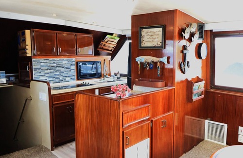 Key West Boat Rental | Sentient Waters: 63' Boat With Full Amenities & Sun Deck