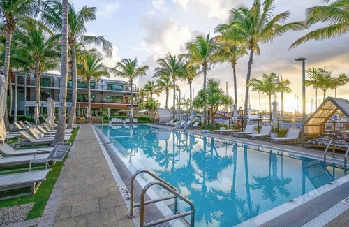 Key West Boat Rental | Sentient Waters: 63' Boat With Full Amenities & Sun Deck