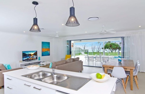 Bilinga House | Sentosa on Tugun - Absolute Beachfront Home