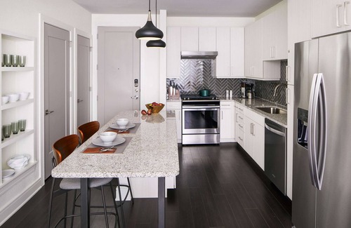 East Cesar Chavez Apartment | Sentral East Austin at 1614 E. Sixth