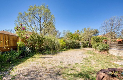 Le Luc Apartment | Separate and comfortably furnished vacation apartment in the owner's house.