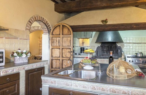 Acquasparta Villa | Sept 2025 special - 10% off! 360° views, pool, AC, pizza oven & bocce court