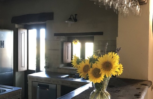 Acquasparta Villa | Sept 2025 special - 10% off! 360° views, pool, AC, pizza oven & bocce court