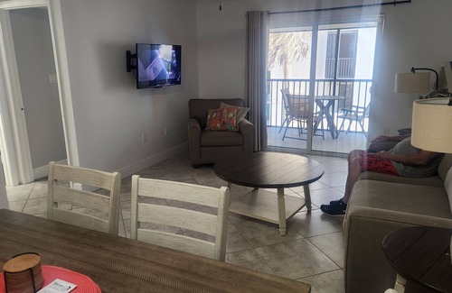 Vanderbilt Beach Condo | Sept 27-Oct4 ONLY. Vanderbilt Beach Naples FL. Walk to The Turtle Club.