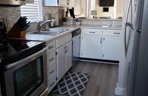 Table Rock Condo | SEPT. REDUCED RATES! NEWLY UPDATED 3 Bedroom-3 full bath- CLOSE TO EVERYTHING!