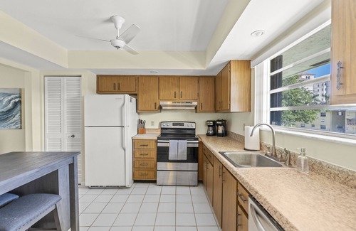 Palm Beach Shores Apartment | Sept Special! Limited-Time Discount – Book Now!