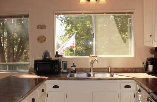 Alta Sierra Cabin | Sequoia Forest Cabin—Lake & River—Ski, Raft, Hike, Bike and More