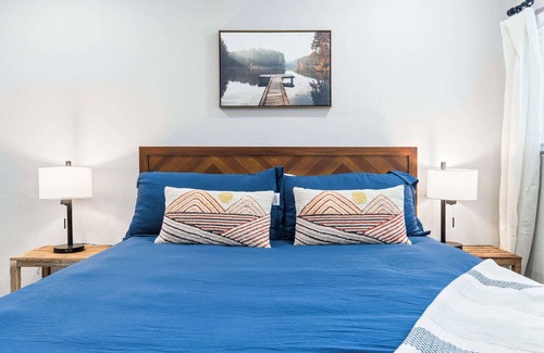 Three Rivers Hotel | Sequoia Motel King RM6, AC, Pool, WiFi 10 Min SNP