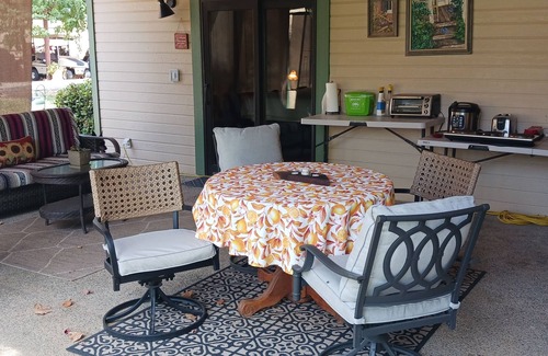 Exeter Other | Sequoia Park Foothill Ranch scenic views, luxury ranch house suite, pool horses