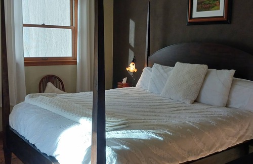 Exeter Other | Sequoia Park Foothill Ranch scenic views, luxury ranch house suite, pool horses