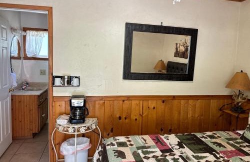 Three Rivers Hotel | Sequoia River Front Cabins