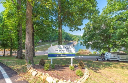 Andersonville House | Sequoyah Marina Craftsman| Near Marina