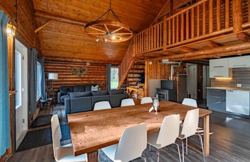 Saint-Leonard-de-Portneuf Cabin | Serene Log Getaway Near Trails w/Outdoor Hot Tub