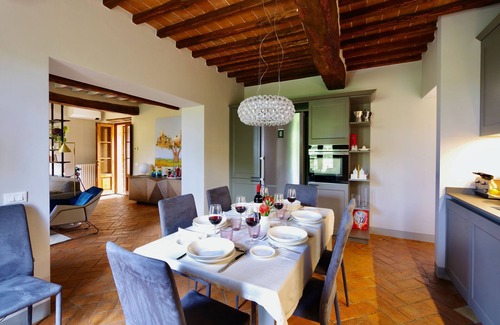 Castelnuovo Berardenga Apartment | Serena al Casalone, Design apartment in Private Chianti Estate, pool WIFI A/C
