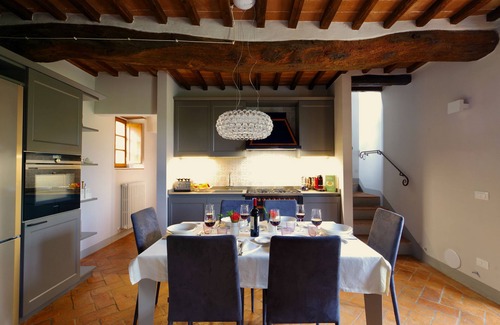 Castelnuovo Berardenga Apartment | Serena al Casalone, Design apartment in Private Chianti Estate, pool WIFI A/C