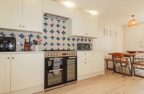 Newquay City Centre Cottage | SERENDIB COTTAGE, pet friendly, country holiday cottage in Newquay