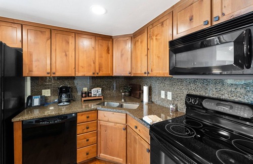 Tamarack Condo | Serendipity Lodge 2 Bedroom Condo - Welcoming Condo|Fireplace and Patio