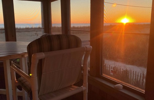Kitty Hawk Cottage | Serendipity OBX - Oceanside Cottage for Couples and Dog.Friendly!