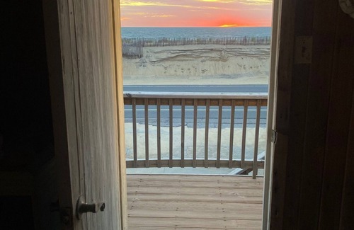 Kitty Hawk Cottage | Serendipity OBX - Oceanside Cottage for Couples and Dog.Friendly!