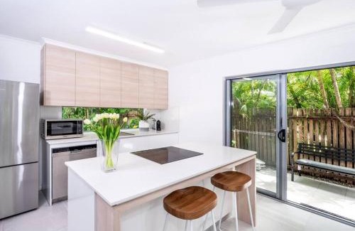 Clifton Beach House | Serene 2BR Beachfront Getaway on the Esplanade