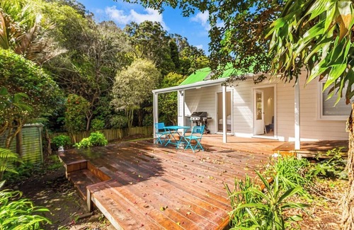 Mount Eden House | Serene 2BR Home w Grill & Yard by Zodiak Stays