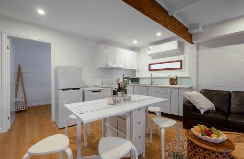Highgate Hill House | Serene 3-Bedroom Inner-City Retreat @Highgate Hill