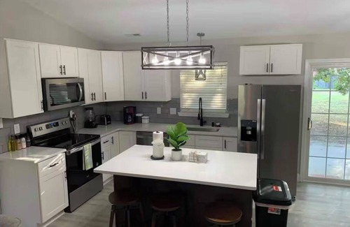 McCutcheon Field House | Serene 3-bedroom house w/big yard in Jacksonville