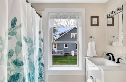Granville House | Serene 3-bedroom house with WiFi in charming Granville.