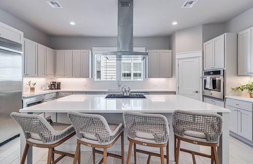 Cinnamon Shore House | Serene, 3-BR Coastal Home@Cinnamon Shore North By Beach, Lake & Luxe Pool!