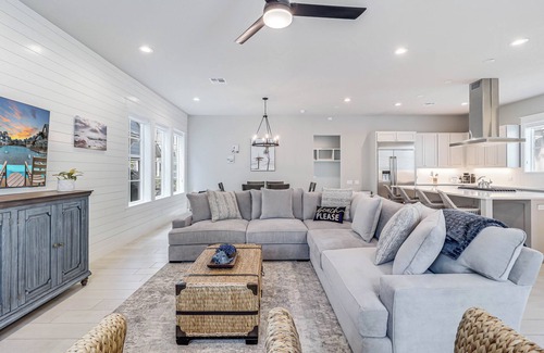 Cinnamon Shore House | Serene, 3-BR Coastal Home@Cinnamon Shore North By Beach, Lake & Luxe Pool!