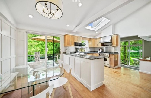 Haversham House | Serene 4-bedroom house with AC in Shelter Harbor