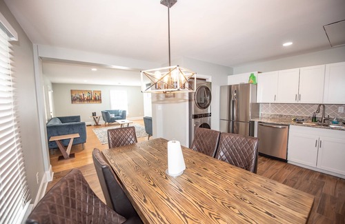 Gainesville Cottage | Serene 4 Bedrooms home ON quiet 10 acres 11 beds.n