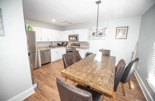 Gainesville Cottage | Serene 4 Bedrooms home ON quiet 10 acres 11 beds.n