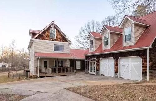 Gainesville Cottage | Serene 4 Bedrooms home ON quiet 10 acres 11 beds.n