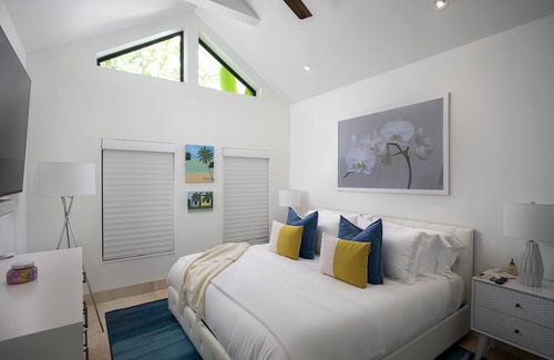 Midtown House | Serene 4bed 3bath home w/ private heated pool&jacuzzi, parking, privacy fence