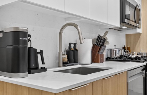Central Square Apartment | Serene 4BR 3BA Apt Harvard/MIT Sleeps 10+