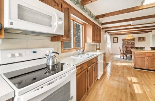 Linganore-Bartonsville House | Serene 51-Acre Estate with Beautiful Farmhouse-Your Nature Retreat Awaits!