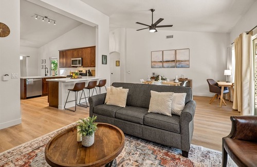 Cottonwood House | Serene and Comfortable 3bdr Home in Cottonwood! Community Pool & Hot Tub - Cedar
