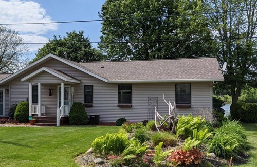 Trufant House | Serene and Comfortable Lake Front Getaway!