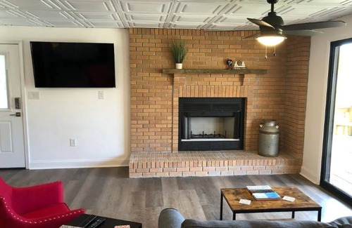 Clinton Apartment | Serene apartment, conveniently located in the country