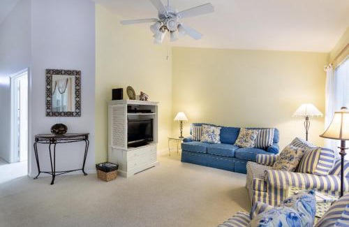 Fountain Lakes House | Serene & Attractive Heated Pool Spa Home