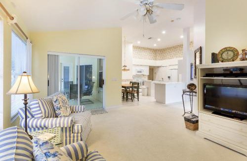 Fountain Lakes House | Serene & Attractive Heated Pool Spa Home