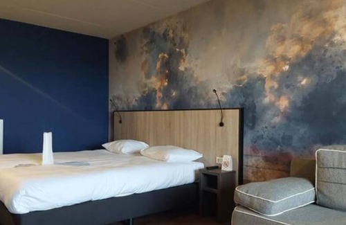 Wijk aan Zee Hotel | Serene Beach Rooms – Ocean Breezes, Balcony, and Comfort Near Fletcher - 3 Units