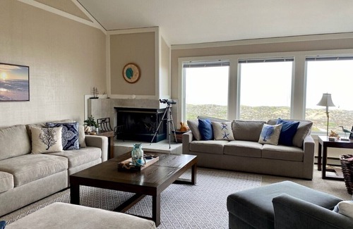 Castroville House | Serene beachfront getaway, breathtaking ocean views, steps from the beach!