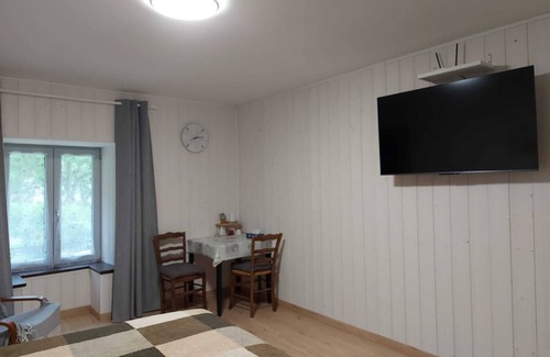Baume-les-Messieurs Bed & Breakfast | Serene bed & breakfast in Baume-les-Messieurs
