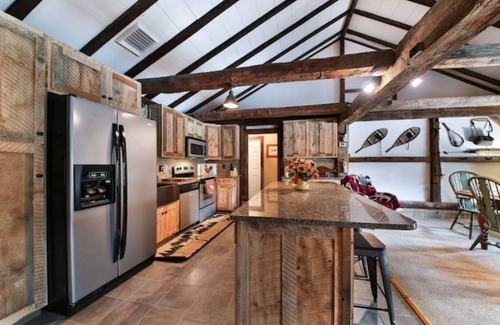 Sellersville Cabin | Serene cabin on 6 acre pond in rural Upper Bucks