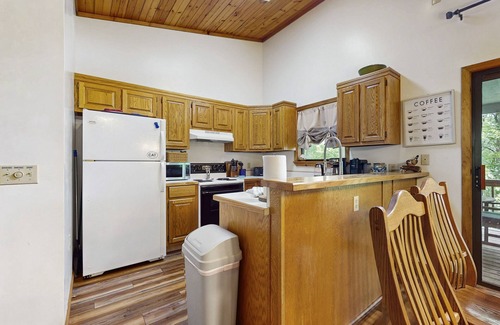Maggie Valley Cabin | Serene cabin with mountain views, gorgeous golden hour ambiance & decks