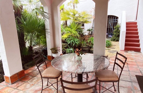 Claremont House | Serene & Charming Private Suite Patio ~ Upscale Berkeley