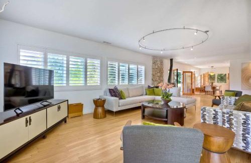 Leucadia House | Serene Coastal Home Sleeps 8 - 1 Mile from Beach