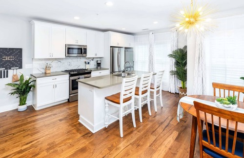 Cannonborough Elliotborough House | Serene Courtyard + Parking - 2 Blocks to King!